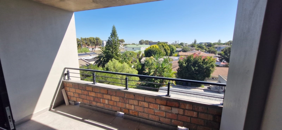1 Bedroom Property for Sale in Table View Western Cape